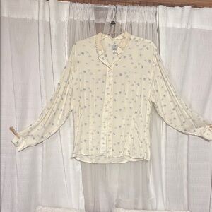 Boutique/Vintage Cream Buttoned Blouse with Mandarin Collar